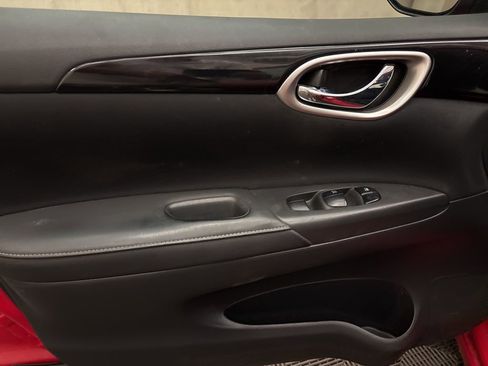 Used 2019 Nissan Sentra SV image 9