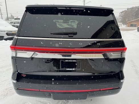 Used 2022 Lincoln Navigator Reserve w/ Equipment Group 201A image 4