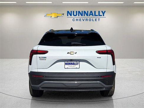 New 2025 Chevrolet Blazer EV LT image 4