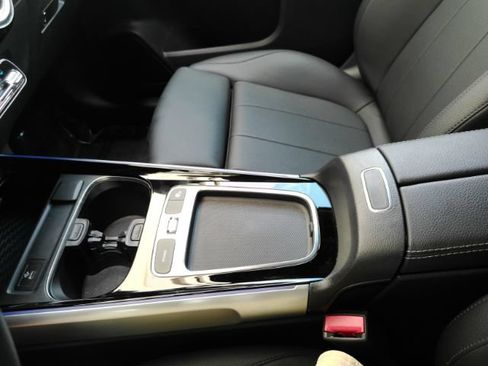 Used 2024 Mercedes-Benz GLB 250 w/ Driver Assistance Package image 44