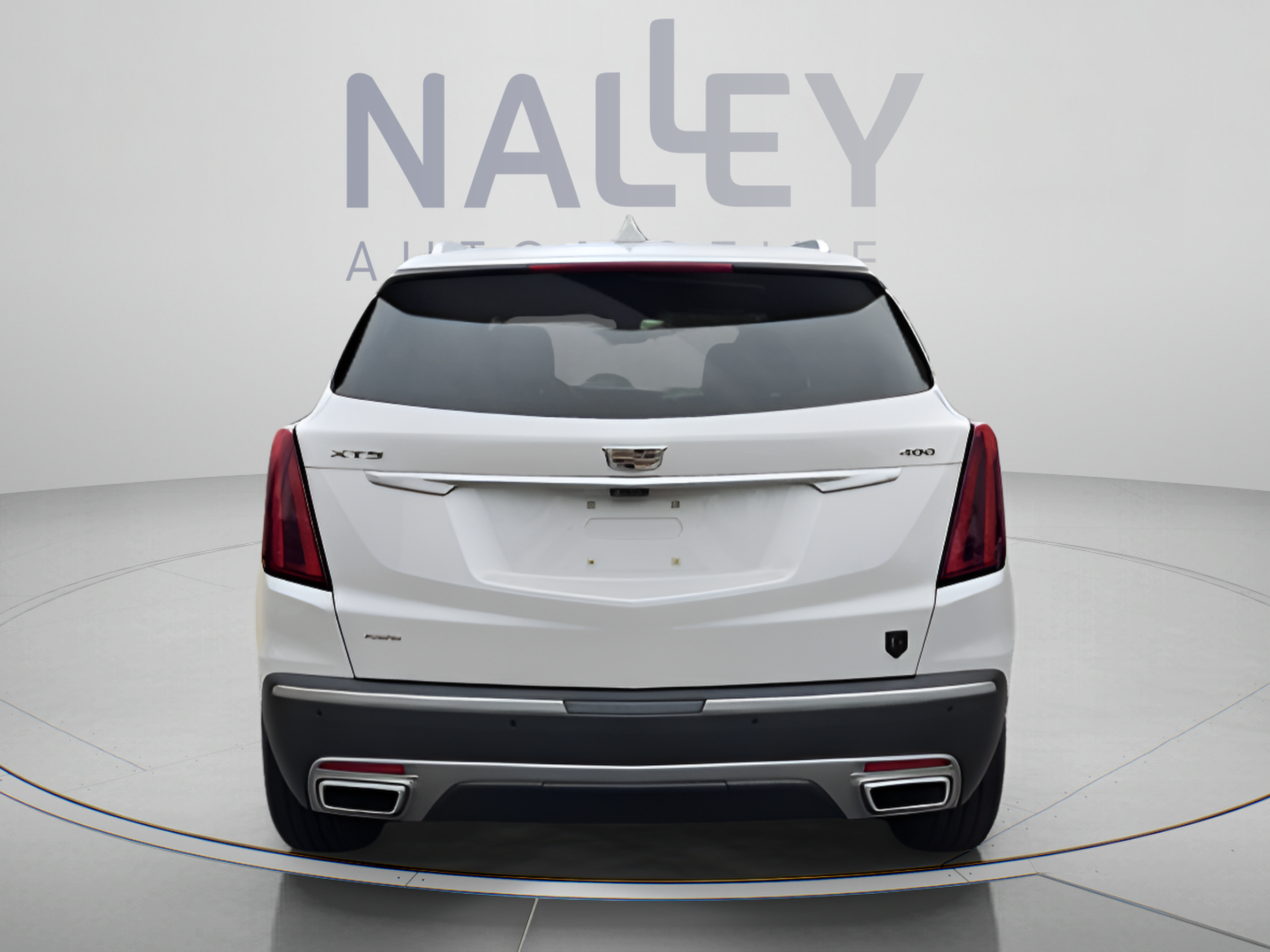 Used 2020 Cadillac XT5 Premium Luxury AWD/4WD image 2