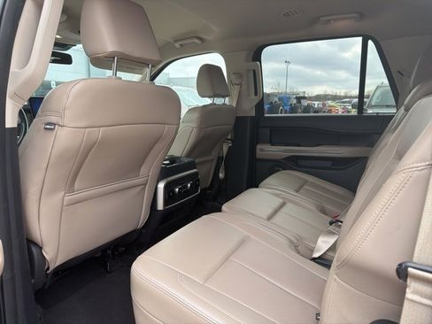 Used 2024 Ford Expedition Max XLT image 13