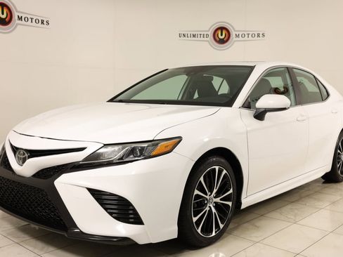 Used 2020 Toyota Camry SE image 5