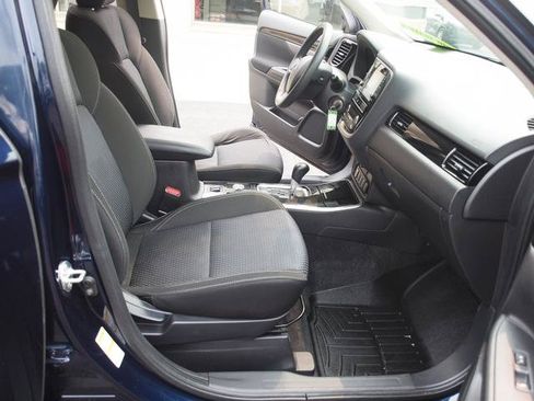 Used 2019 Mitsubishi Outlander AWD image 6