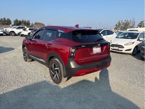 Used 2025 Nissan Kicks SV image 24