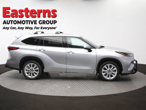 Used 2021 Toyota Highlander Limited AWD/4WD image 50
