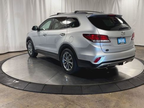 Used 2017 Hyundai Santa Fe SE image 8