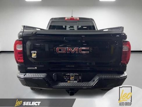 Used 2023 GMC Canyon AT4X w/ Edition 1 AWD/4WD image 9
