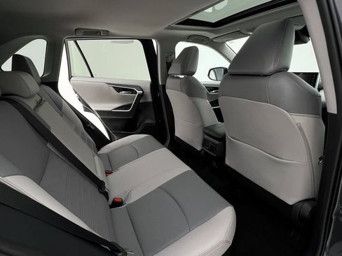 Used 2020 Toyota RAV4 Limited AWD/4WD image 14