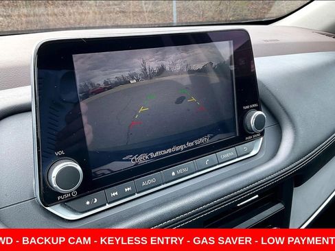 Used 2023 Nissan Rogue S image 14