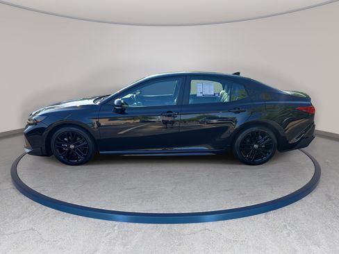Used 2025 Toyota Camry SE w/ Multimedia Upgrade Package FWD image 8