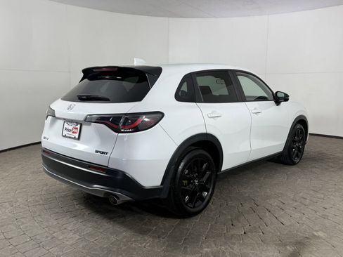 Used 2024 Honda HR-V Sport image 9
