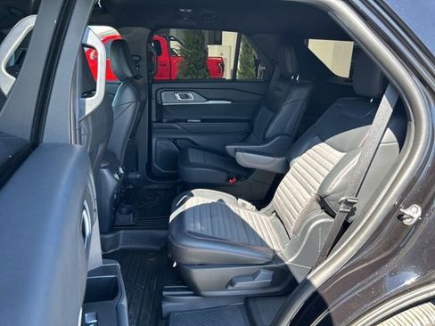 Used 2025 Ford Explorer ST-Line w/ Premium Package RWD image 24