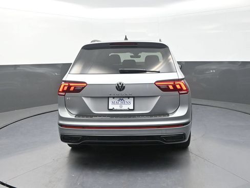 Used 2024 Volkswagen Tiguan SE R-Line FWD image 9