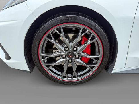 Used 2023 Chevrolet Corvette Stingray Premium Conv w/ Stealth Interior Trim Package RWD image 9