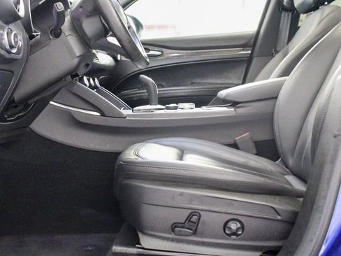 Used 2022 Alfa Romeo Stelvio Ti image 10
