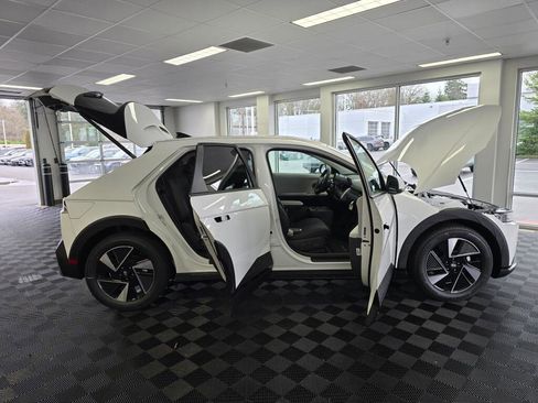New 2026 Hyundai Ioniq 5 SEL AWD/4WD image 17