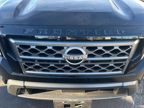 Used 2024 Nissan Frontier SL image 12