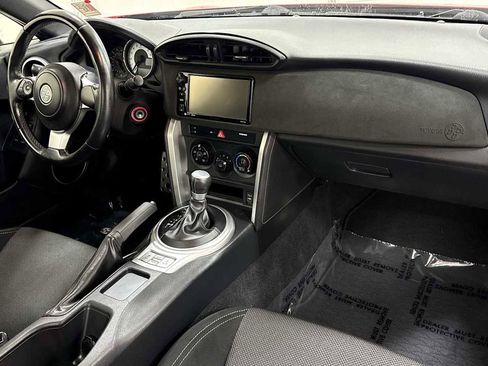 Certified 2017 Toyota 86 image 25