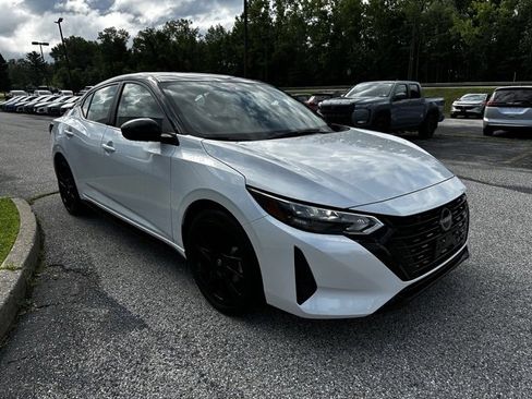 New 2025 Nissan Sentra SR w/ Midnight Edition image 3