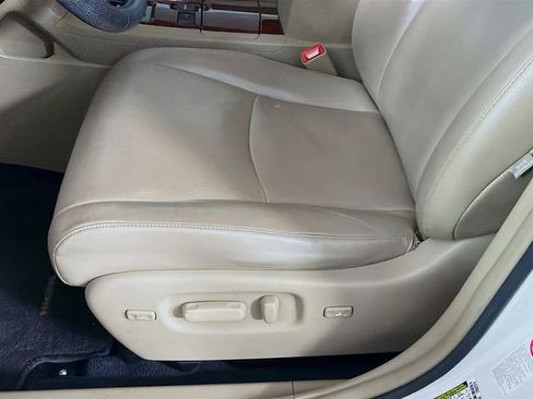 Used 2013 Toyota Highlander Limited FWD image 24