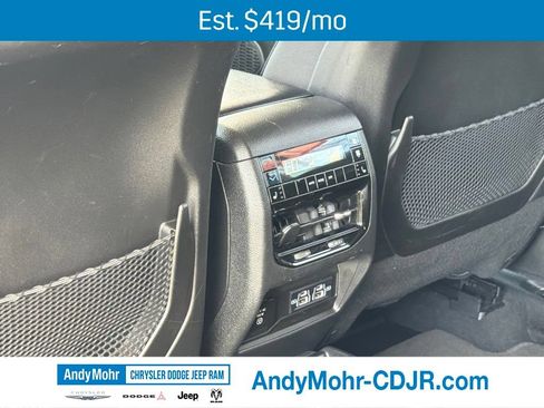 Used 2023 Jeep Grand Cherokee L Limited w/ Luxury Tech Group II AWD/4WD image 18