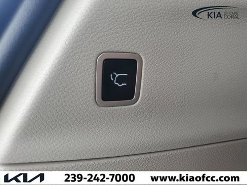 Used 2022 Chrysler Pacifica Limited FWD image 9