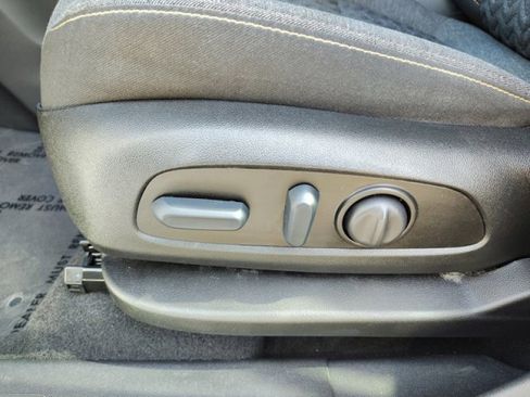 Used 2023 Chevrolet Equinox LT image 11