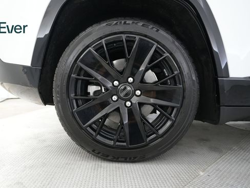 Used 2024 Jeep Wagoneer Launch Edition image 9