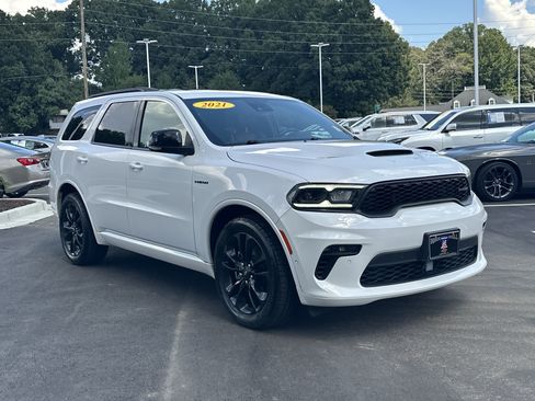 Used 2021 Dodge Durango R/T w/ Technology Group AWD/4WD image 2