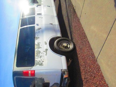 Used 2005 Chevrolet Express 3500 Extended Passenger w/ LS Preferred Equipment Group image 2