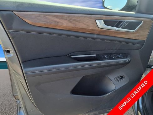 Used 2024 Volkswagen Atlas SE AWD/4WD image 22