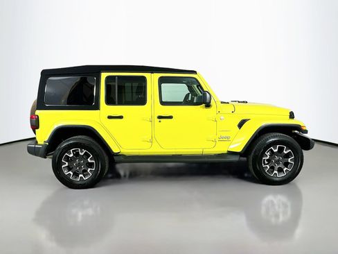 Used 2024 Jeep Wrangler Unlimited Sahara w/ Technology Group AWD/4WD image 4