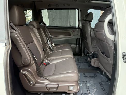 Used 2018 Honda Odyssey Touring image 17