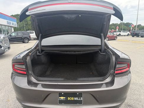 Used 2020 Dodge Charger SXT w/ Leather Interior Group RWD image 10