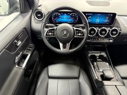 Used 2021 Mercedes-Benz GLA 250 4MATIC w/ Premium Package image 28