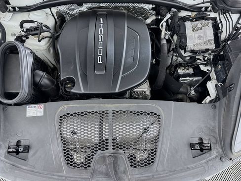 Used 2021 Porsche Macan AWD/4WD image 10