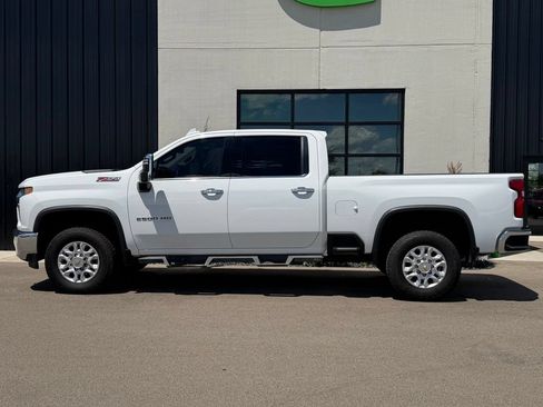 Used 2022 Chevrolet Silverado 2500 LTZ w/ Z71 Off-Road Package AWD/4WD image 2