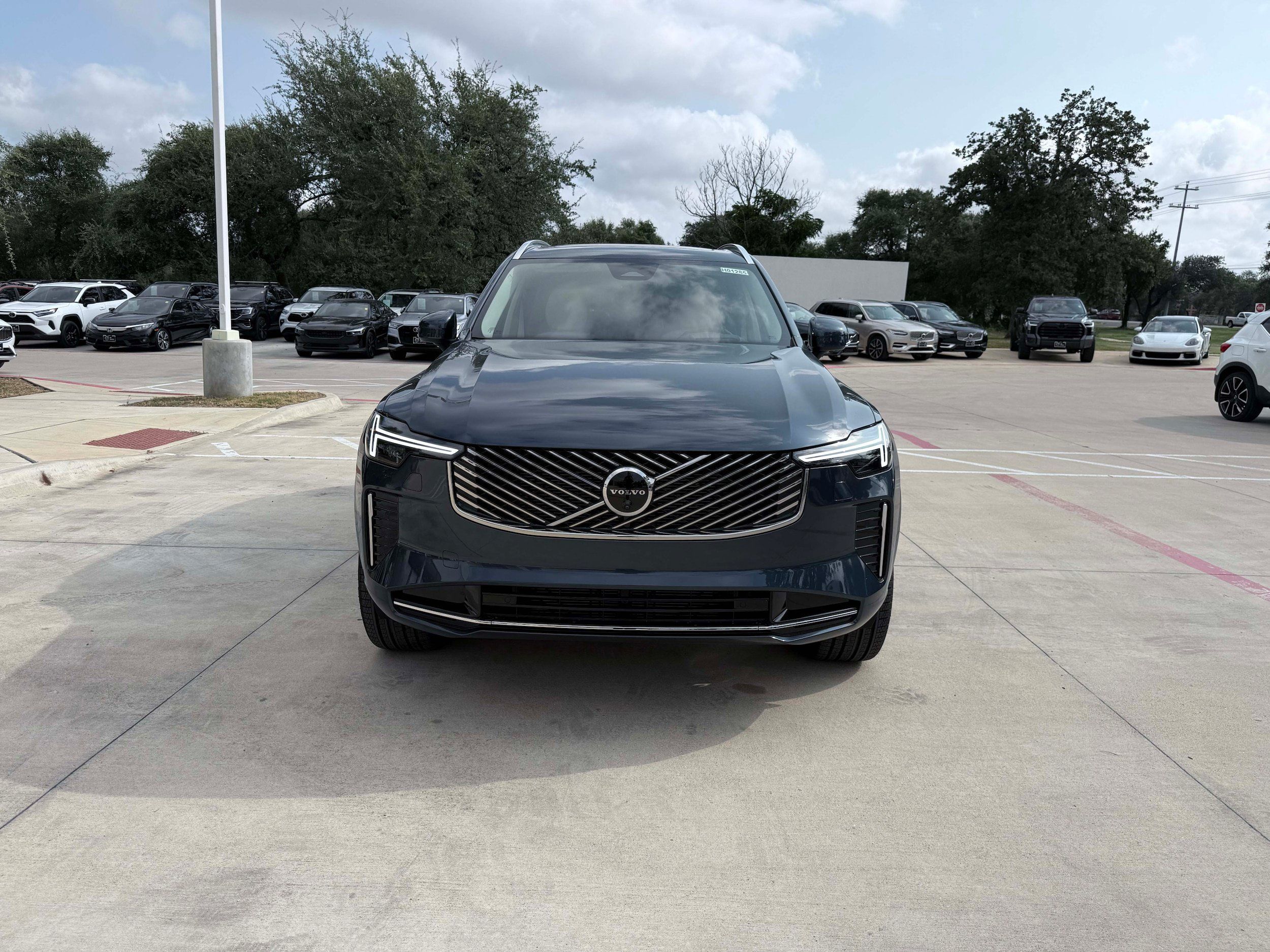 New 2026 Volvo XC90 B6 Ultra w/ Protection Package Premier AWD/4WD image 9