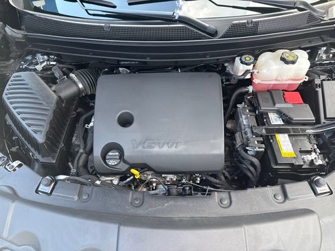 Used 2023 Chevrolet Traverse High Country FWD image 36