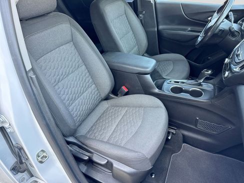 Used 2018 Chevrolet Equinox LT FWD image 22