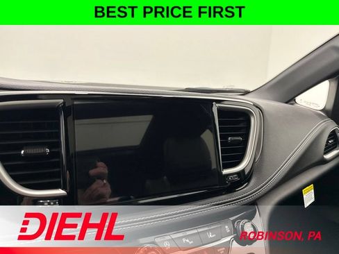 New 2027 Chrysler Pacifica Select w/ Family Tech Group FWD image 34