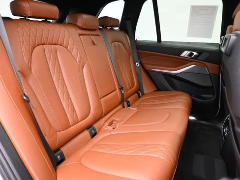 Used 2021 BMW X5 xDrive40i w/ M Sport Package AWD/4WD image 26