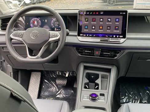 New 2026 Volkswagen Tiguan SE AWD/4WD image 9