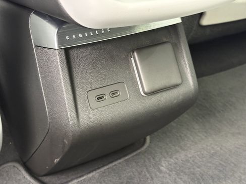 Certified 2024 Cadillac Lyriq Luxury AWD/4WD image 14