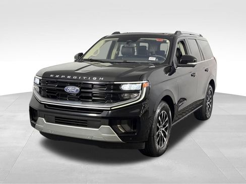 Used 2025 Ford Expedition Platinum AWD/4WD image 4