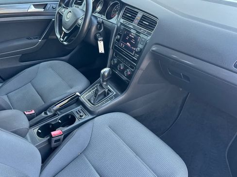 Used 2019 Volkswagen Golf S image 19