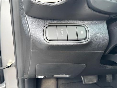 Certified 2024 Hyundai Venue SEL FWD image 24
