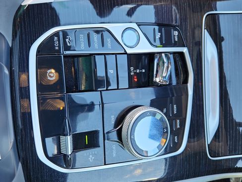 Used 2026 BMW X7 M60i image 16