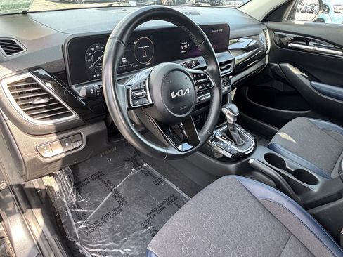 Used 2024 Kia Seltos S AWD/4WD image 17